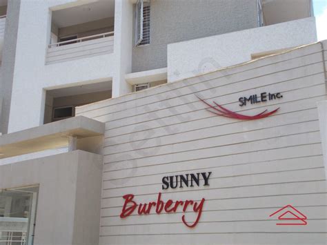 Sunny Burberry in Doddakannelli, Bangalore 